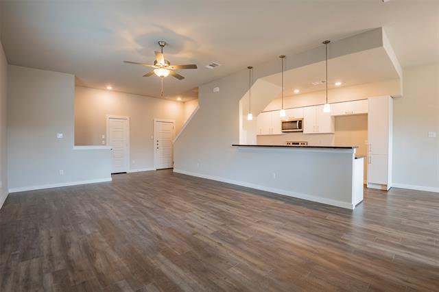 Photo - 724 Blackland dr Townhome