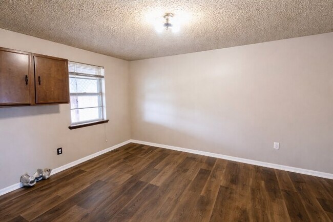 Photo - 503 W Birch St