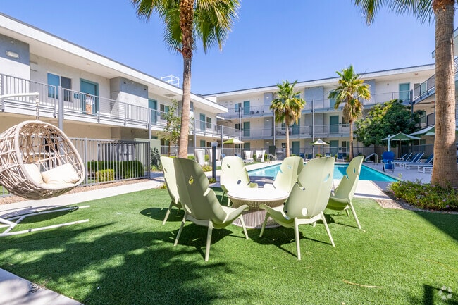 Outdoor Lounge - The 89 on Hayden Apartments