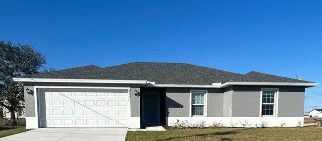 NEW construction 4/2 home Cape Coral - NEW construction 4/2 home Cape Coral