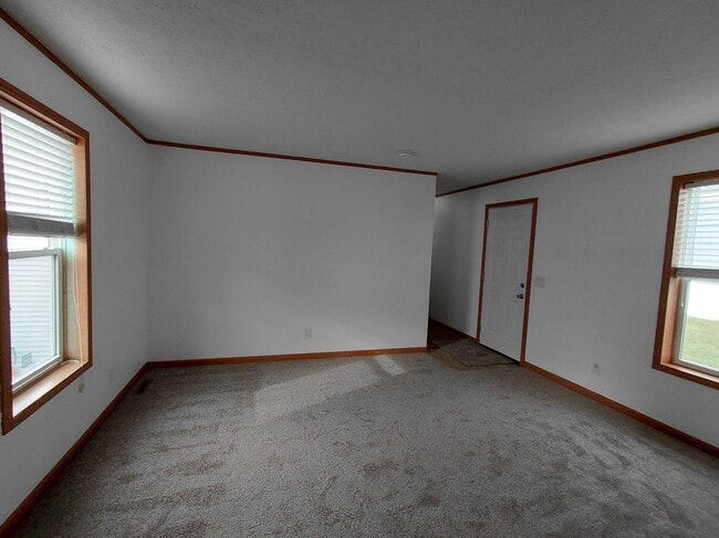 Photo - 2008 Heron Dr NW