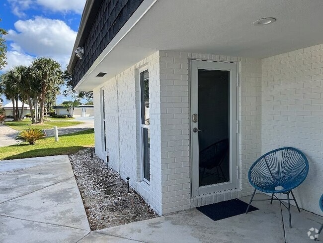 Building Photo - 5704 Melaleuca Dr Rental