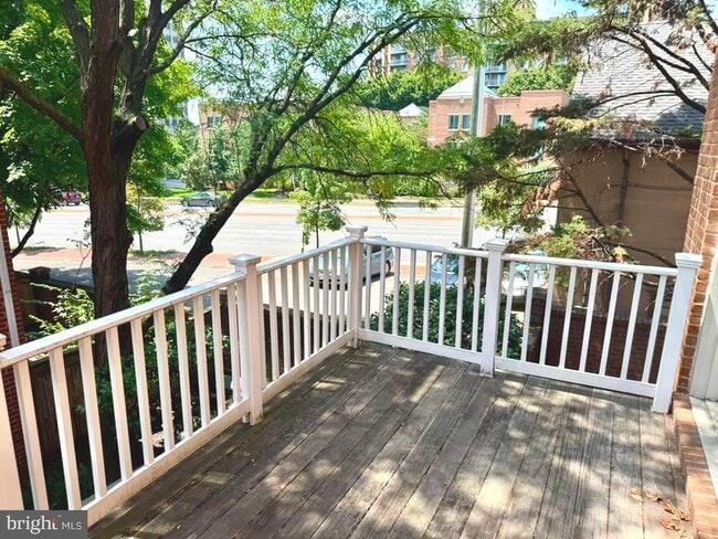 Photo - 1166 N Vernon St