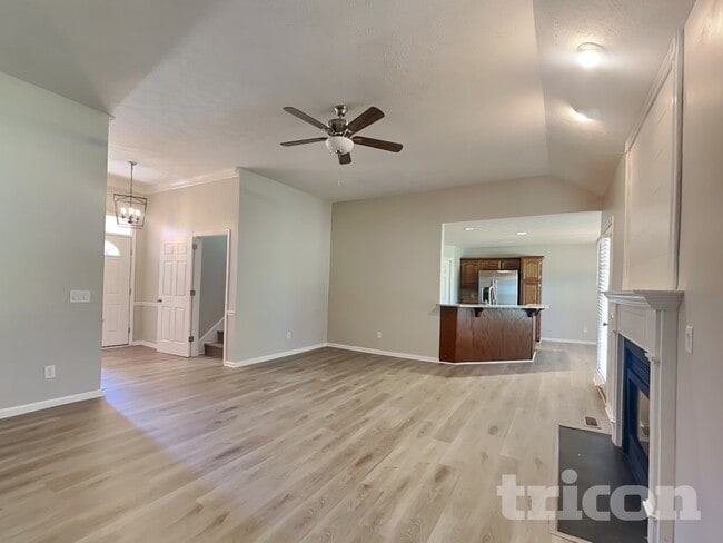 Photo - 146B Waterford Way