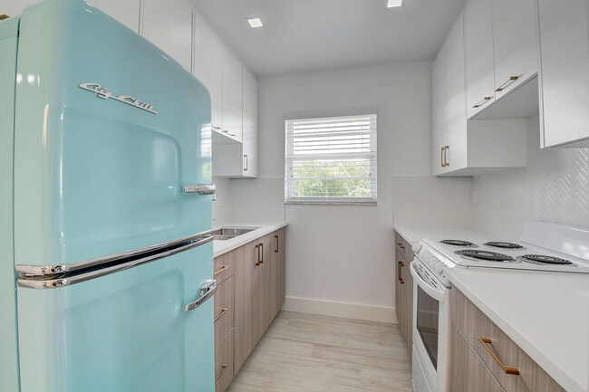 Building Photo - 502 N H St