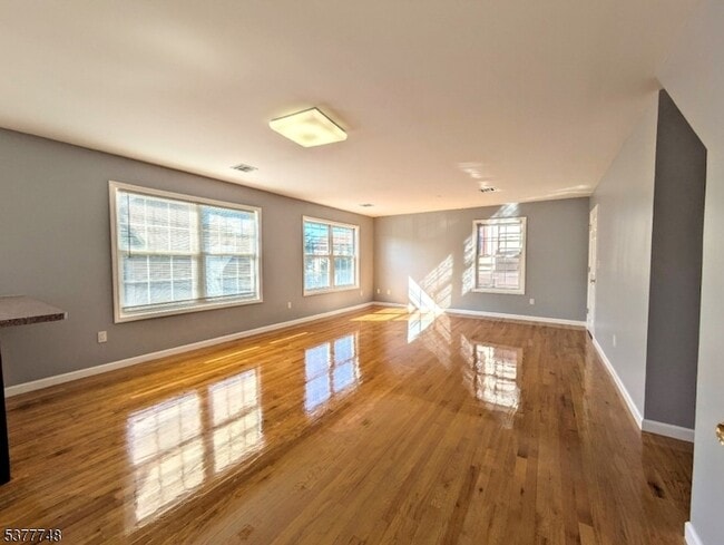 Building Photo - 150 Orange St Rental