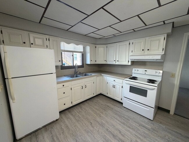 Photo - 10 Thompson St Unit E