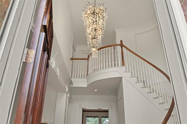 1207 Conroe Dr