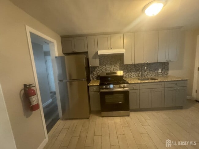 Photo - 97 Welton St