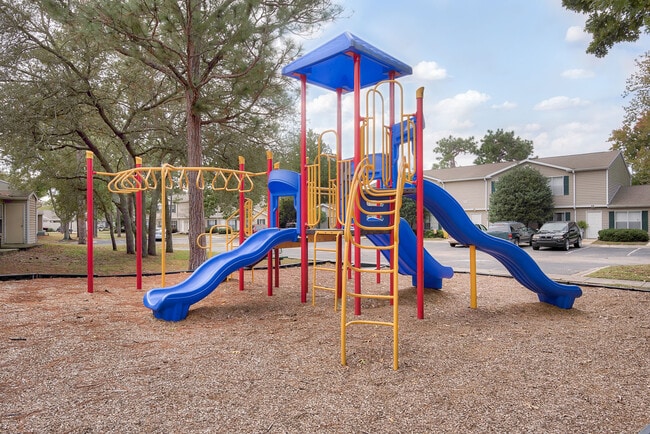 Hillwood Pointe Apartments