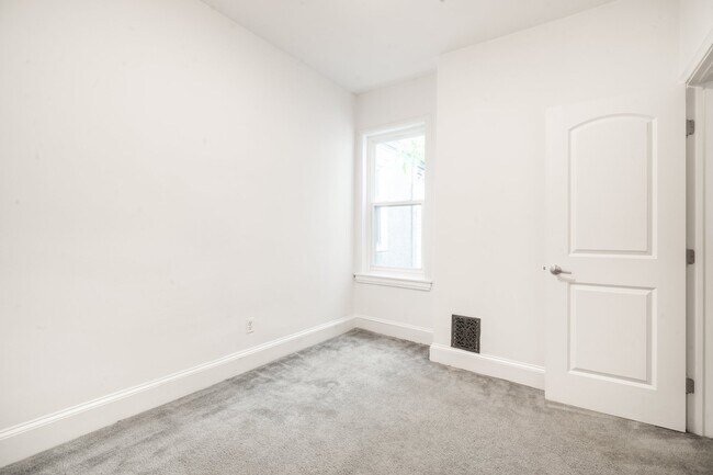 Photo - 1316 N Hollywood St