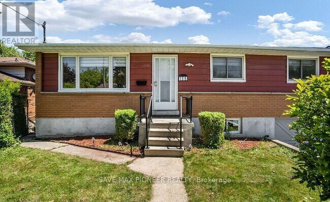 Photo - 136 Appel St