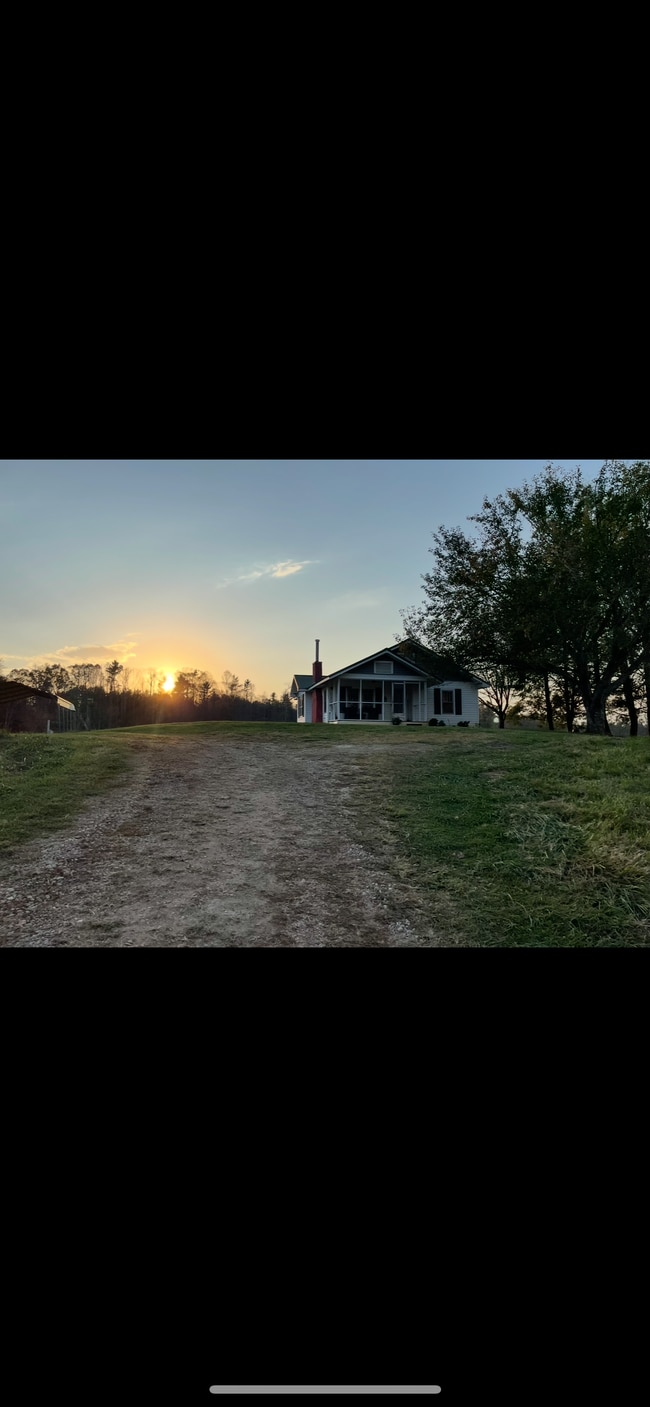 Building Photo - 1305 Halltown Rd