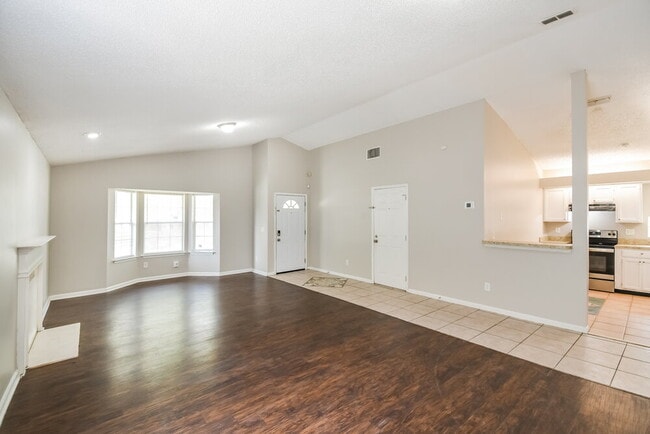 Photo - 10725 Meadowlea Dr