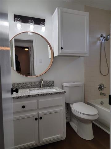 Photo - 1503 N Garrett Ave Unit 204