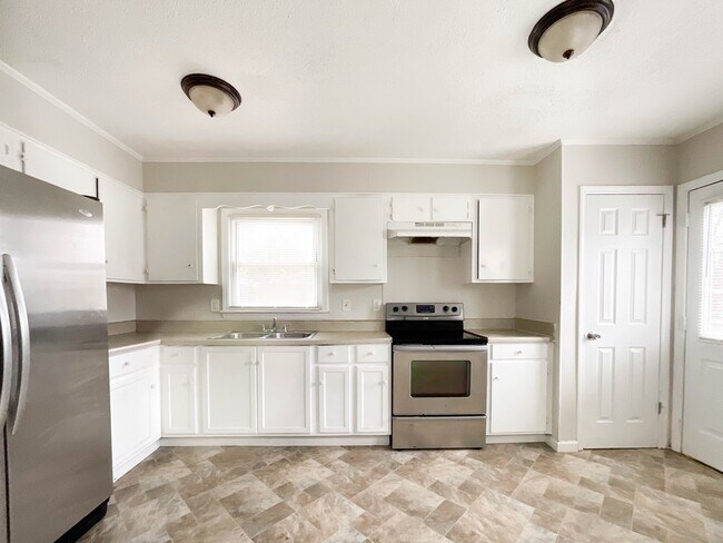 Photo - 3048 Marigold Ln