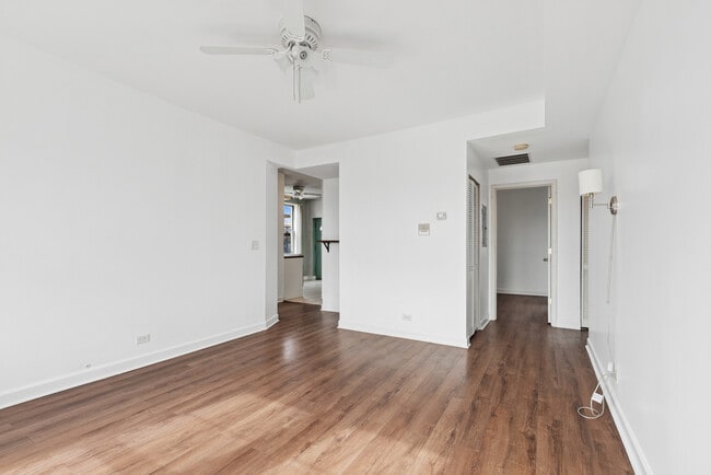 Photo - 2306 W Jarvis Ave Unit 3