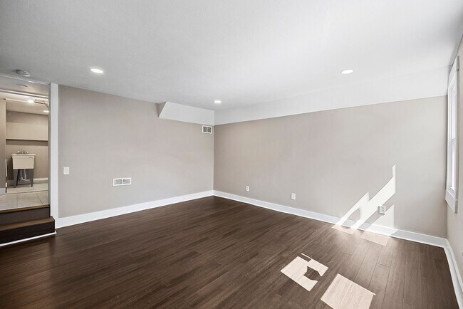 Photo - 529 Spruce St