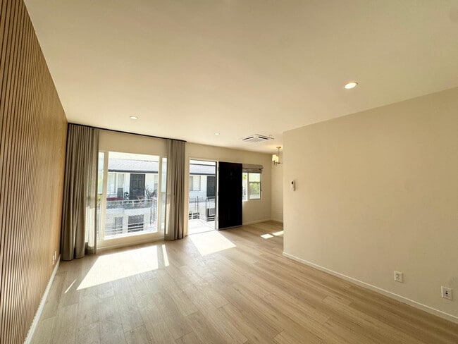 Building Photo - 1138 9th St