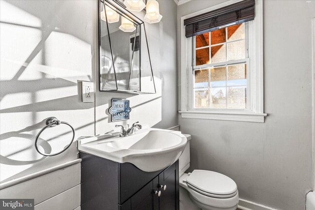 Photo - 3 Bedroom Brick Cape Cod in York Suburban School District!