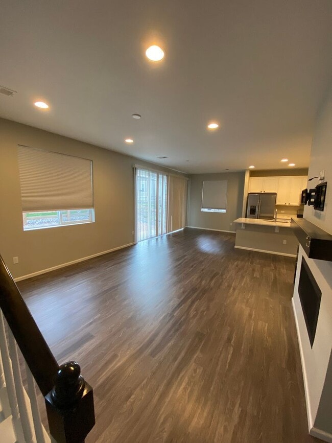 Photo - 4 bedroom 3 bathroom Single Family House in Aurora