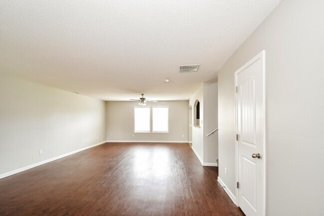 Photo - 4542 Sweet Whisper Ln