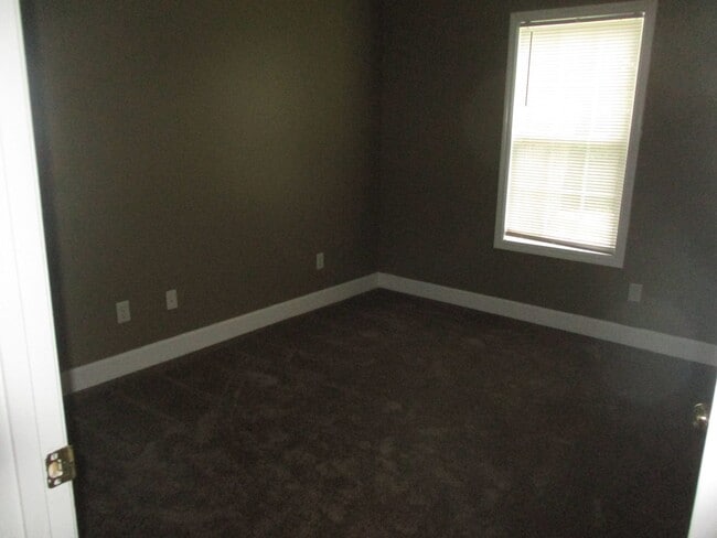 Photo - 139 Tabatha St