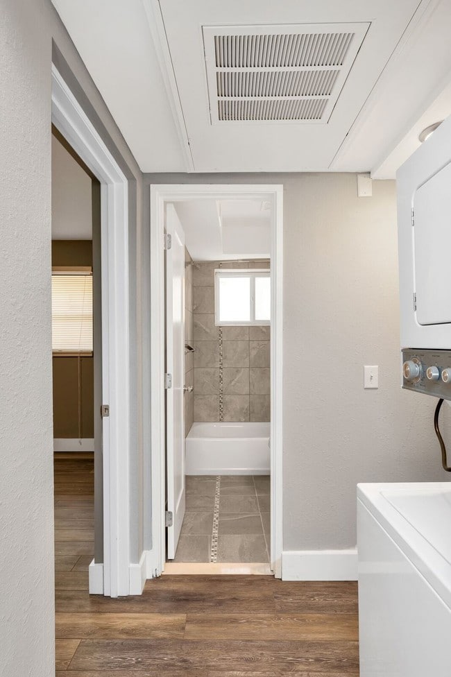 Photo - Nine-4-Nine Apartments