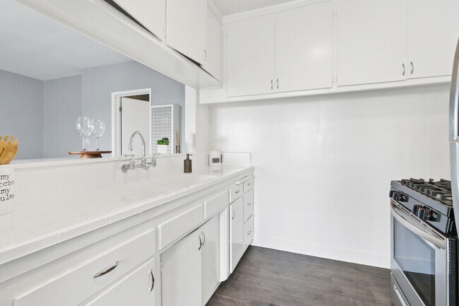 Photo - Overland Avenue Apartments