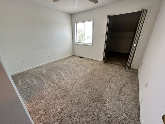 7 Lakeshore Cir