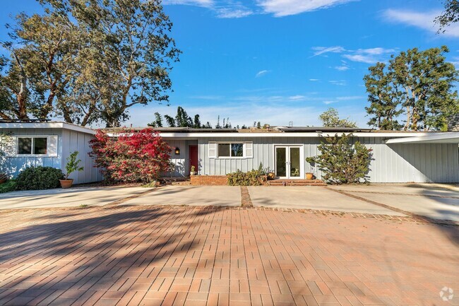 Building Photo - Stunning Mid-Century Ranch in Valley Glen Rental