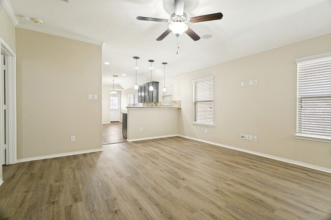 2813 Houston Wood Dr