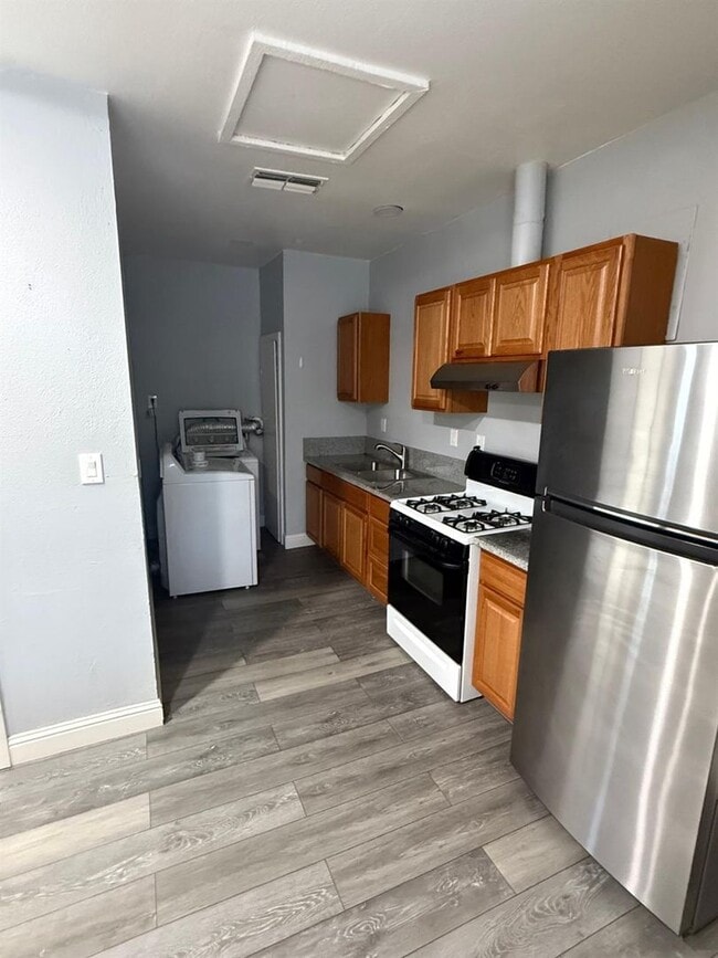 Photo - 1436 Albany Ave