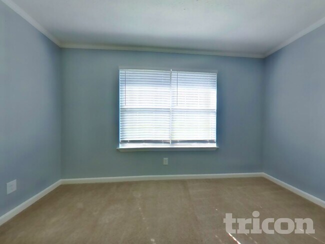 Photo - 1292 Parkwood Chase NW