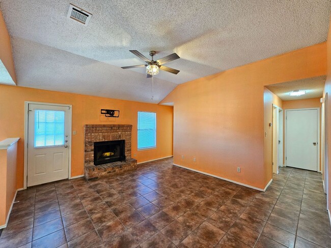 Photo - 1507 Nina Dr