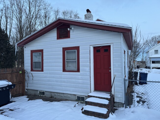 Photo - 109 Crysler St