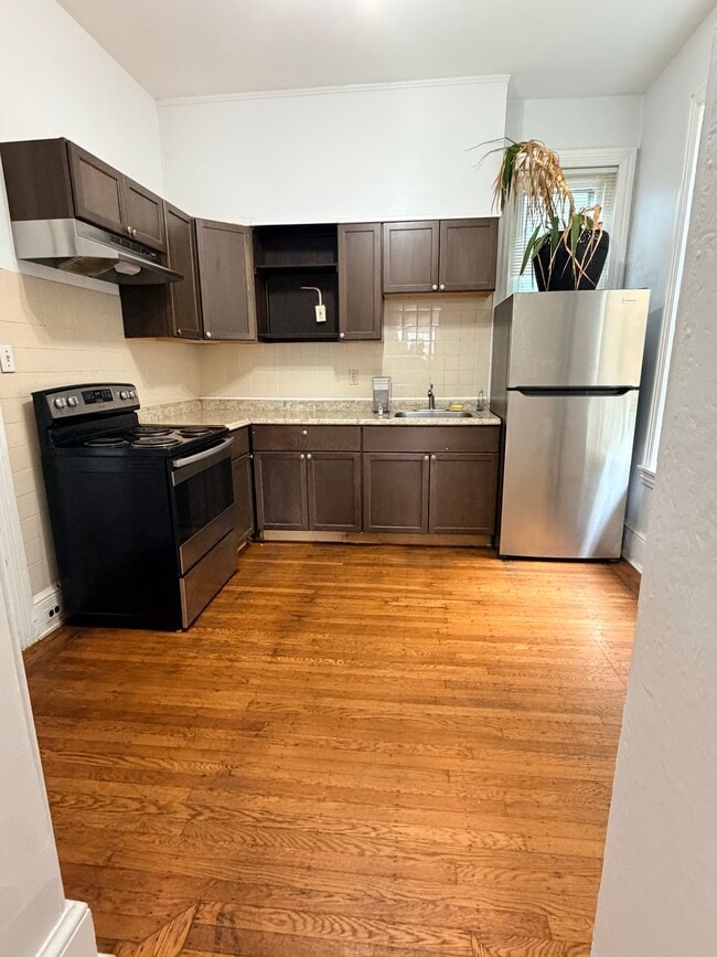 Building Photo - 1015 Dekalb Street Unit 3
