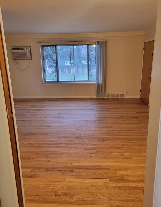 Building Photo - 24106-24276 Ann Arbor Trl