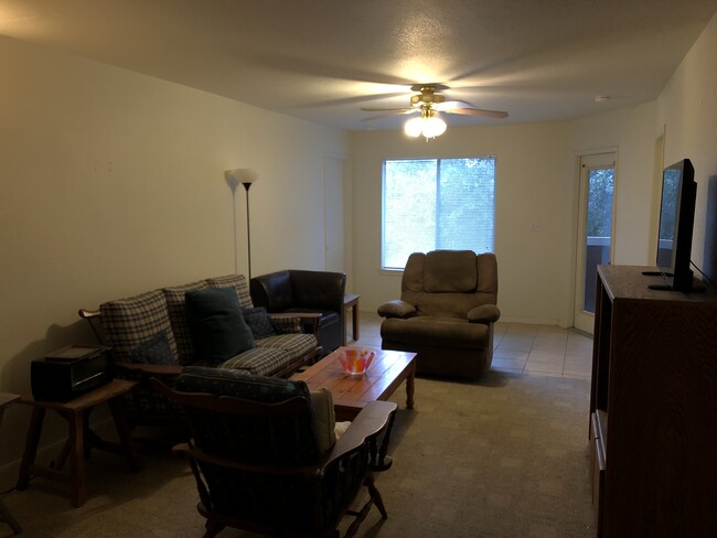 Shared living area - 521 Southwest Pky Condo Unit 303 room 2