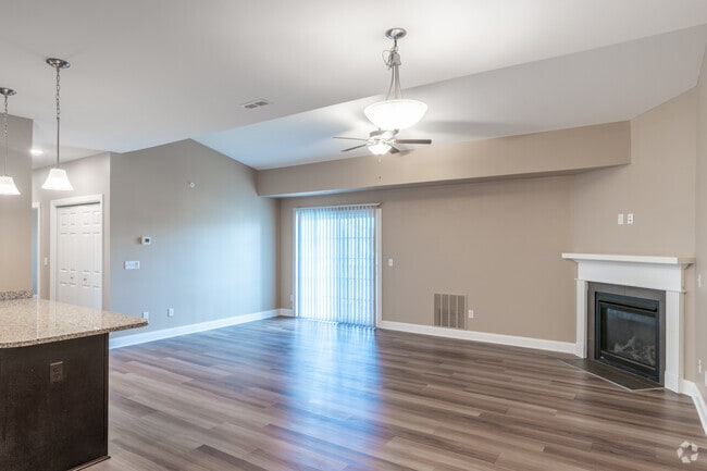 2BR, 2BA - 1144SF - Living Room - Fox Trace East