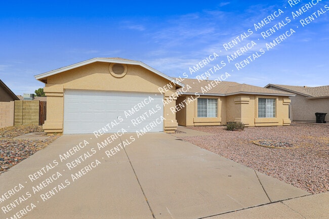 Building Photo - 6164 E Grandview St