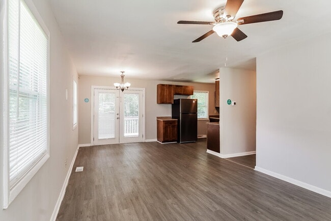 Photo - 748 Barclay Ln
