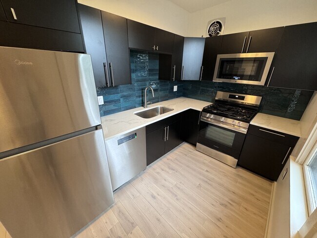 Photo - 5615 Howe Unidad 2