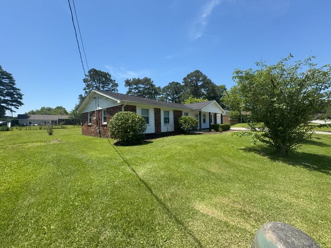 Photo - 94 Vandergrift Dr