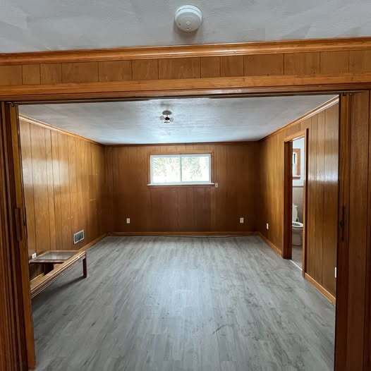 Photo - 824 Dickinson Dr