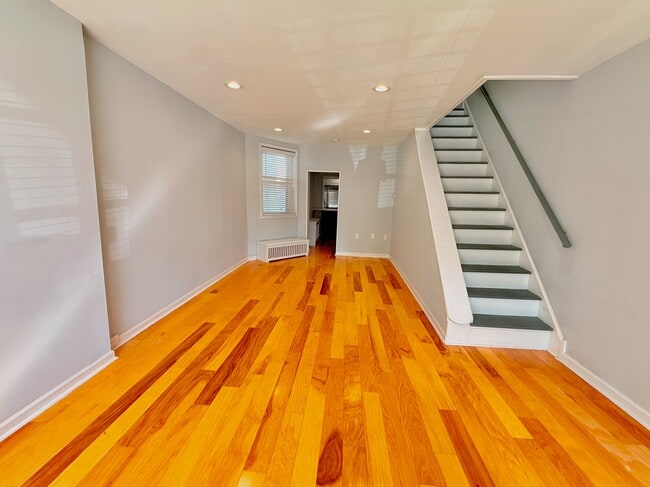 Photo - 2433 S 3rd St