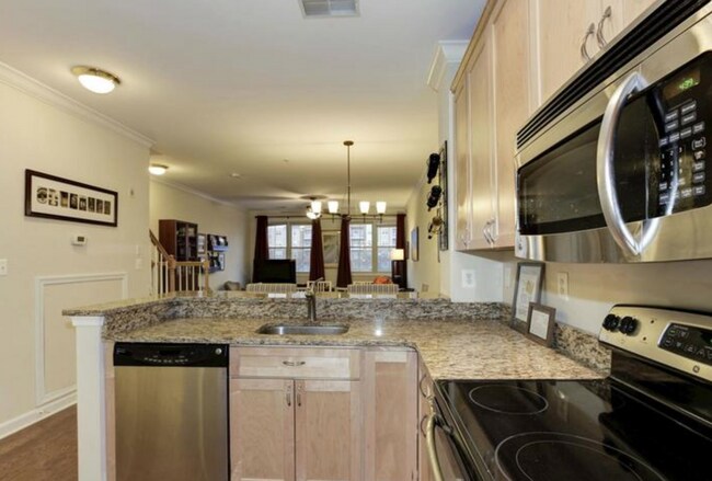 Photo - Affordable Spacious AND Convenient WALK to Metro.....?