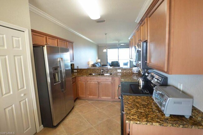 Photo - Golfer's Paradise - this Penthouse Floor 2/2 waterfront\golf course view has golf transfer member... Unidad 643