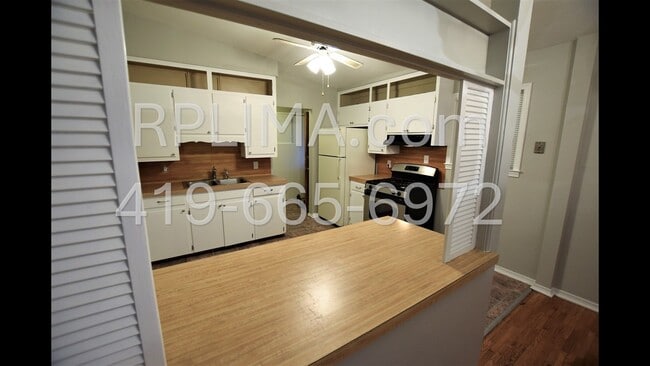 Photo - 860 Deborah St