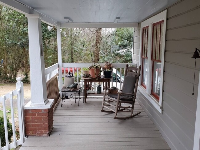 Photo - 220 Johnson Dr